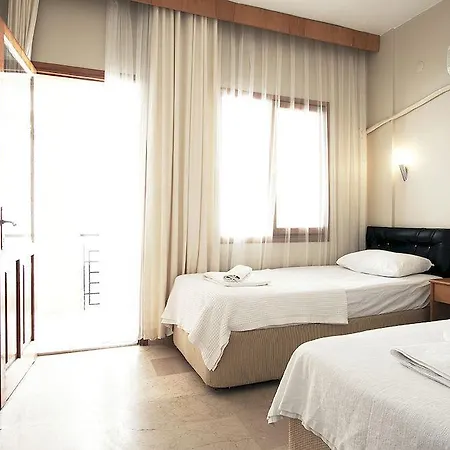 Koz Eren Hotel Çeşme