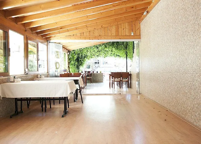 Koz Eren ホテル 2*